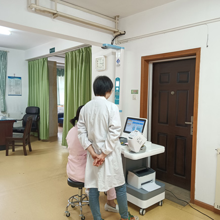 加強醫養結合，湖北武漢市茶港醫務(wù)室裝機SH-T16健康小屋一體機